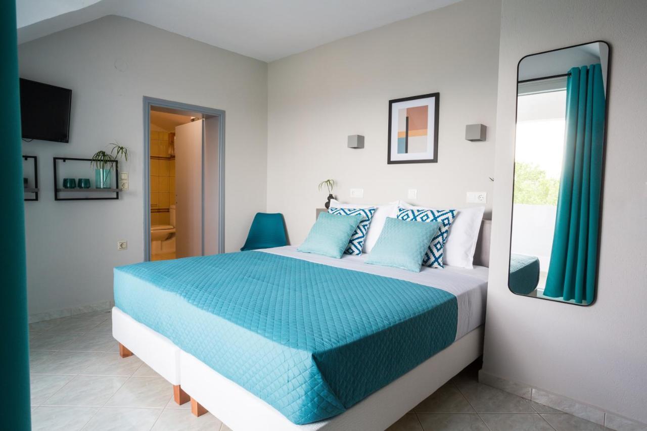 Joya Ofrynio Stylish Suites Ofrínion Esterno foto