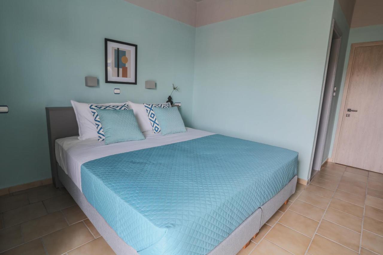 Joya Ofrynio Stylish Suites Ofrínion Esterno foto