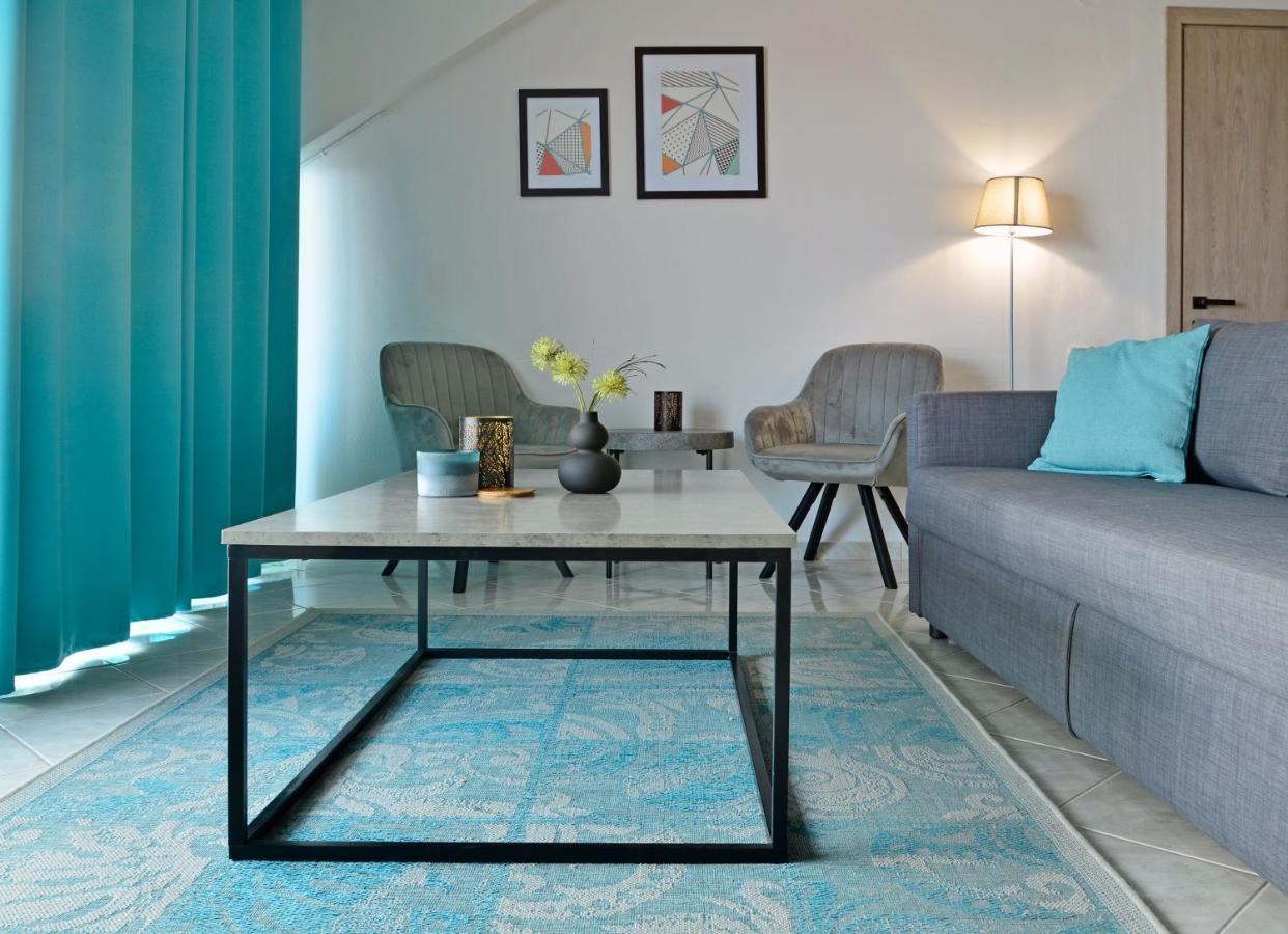 Joya Ofrynio Stylish Suites Ofrínion Esterno foto