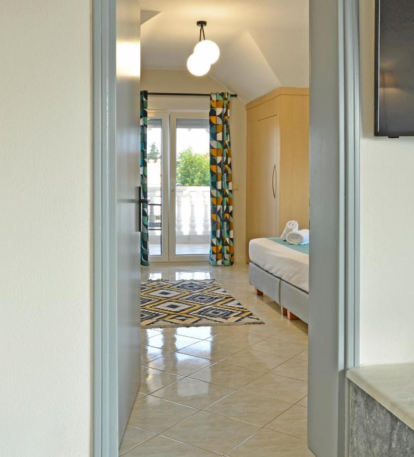 Joya Ofrynio Stylish Suites Ofrínion Camera foto
