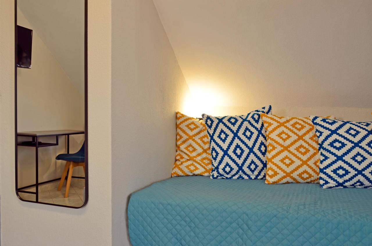 Joya Ofrynio Stylish Suites Ofrínion Esterno foto